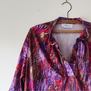 Vintage 70s/80s women’s half sleeve deep v-neck blouse size XL‎